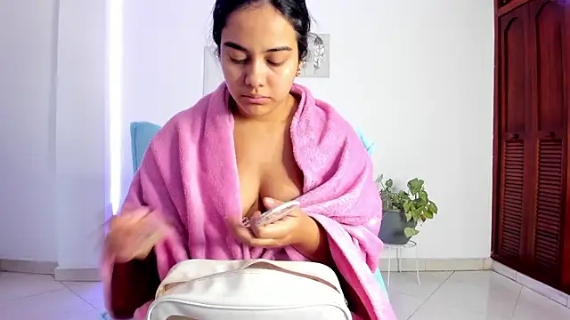 anniesweet- online show from December 22, 2025, 1:30 pm