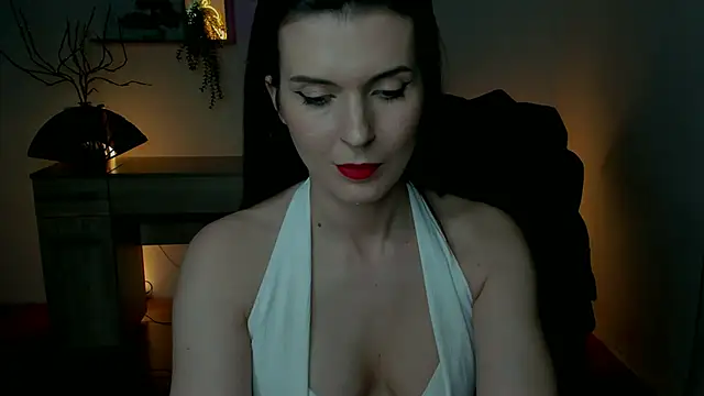 Snapshot of EricaPowers chatting on December 6, 2024, 1:44 pm EricaPowers online show from December 6, 2024, 1:44 pm