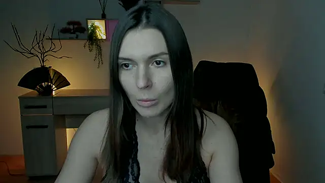 Snapshot of EricaPowers chatting on December 10, 2024, 10:17 am EricaPowers online show from December 10, 2024, 10:17 am