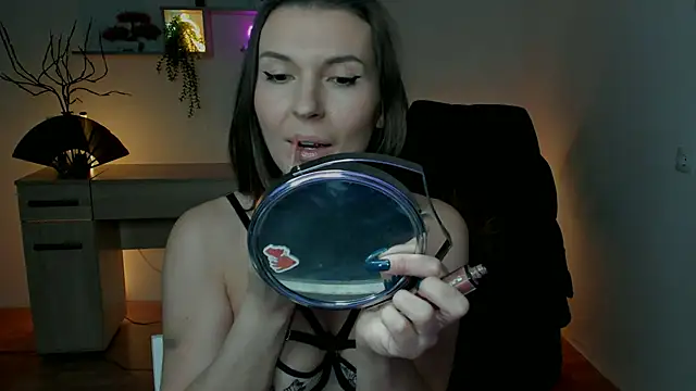 Snapshot of EricaPowers chatting on December 11, 2024, 12:23 pm EricaPowers online show from December 11, 2024, 12:23 pm