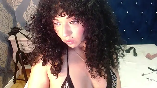 Snapshot of Sofiacowperx chatting on May 21, 2026, 1:29 pm Sofiacowperx online show from May 21, 2026, 1:29 pm