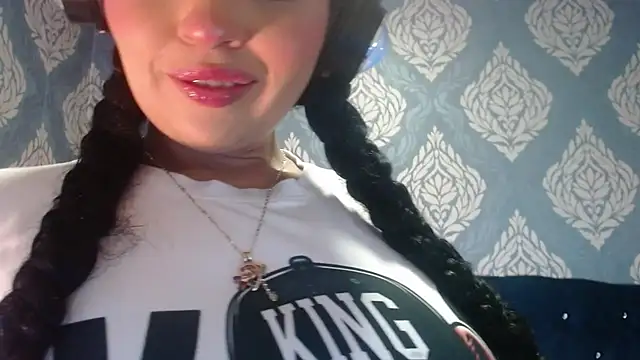 Snapshot of Sofiacowperx chatting on June 4, 2026, 9:32 pm Sofiacowperx online show from June 4, 2026, 9:32 pm