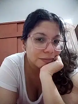 Carliina Soussa online show from April 14, 2026, 11:33 pm