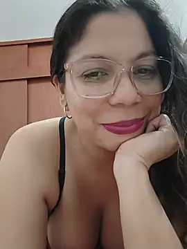 Snapshot of Carliina_Soussa chatting on July 7, 2026, 11:53 pm Carliina Soussa online show from July 7, 2026, 11:53 pm