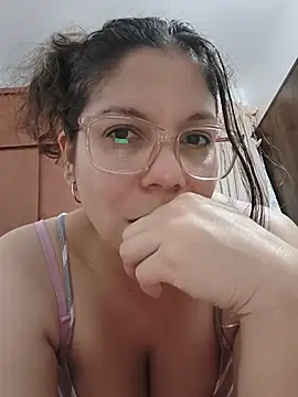Snapshot of Carliina_Soussa chatting on July 13, 2026, 11:51 pm Carliina Soussa online show from July 13, 2026, 11:51 pm
