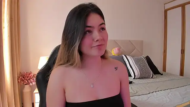 Snapshot of Lau_Bee chatting on January 10, 2025, 2:45 pm Lau Bee online show from January 10, 2025, 2:45 pm