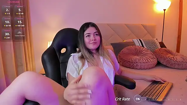 Snapshot of Lau_Bee chatting on February 16, 2025, 7:49 pm Lau Bee online show from February 16, 2025, 7:49 pm