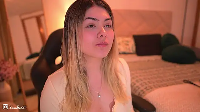 Lau Bee online show from November 29, 2025, 6:00 pm