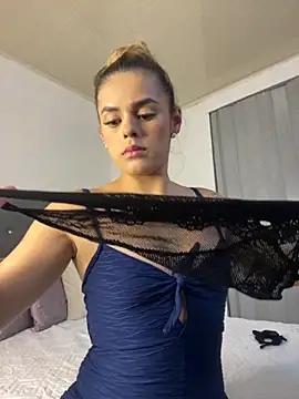 Snapshot of ZoeJohnsoon chatting on October 25, 2025, 9:53 pm ZoeJohnsoon online show from October 25, 2025, 9:53 pm