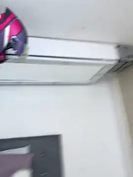 ZoeJohnsoon online show from December 16, 2025, 3:50 pm