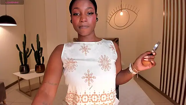 SavannahStorm online show from November 16, 2025, 1:17 pm