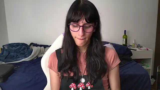 Snapshot of Alice_love29 chatting on February 16, 2025, 9:59 pm Alice love29 online show from February 16, 2025, 9:59 pm