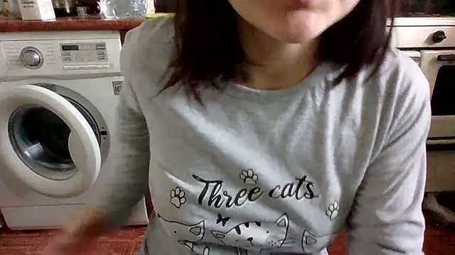 Snapshot of MikaKors chatting on February 15, 2025, 7:38 am MikaKors online show from February 15, 2025, 7:38 am