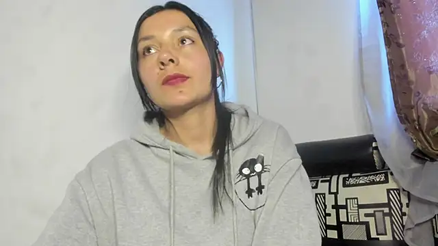 Nathaly love96 online show from July 15, 2026, 10:37 pm