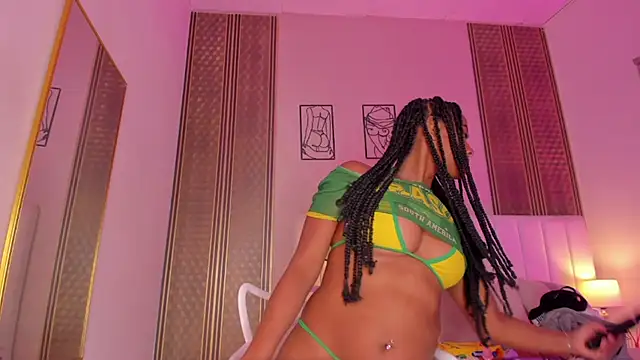 zoe sky  online show from October 20, 2025, 11:32 am