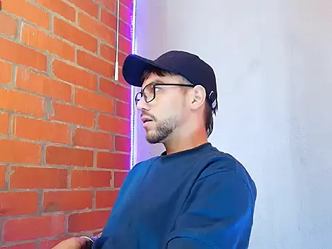 Leandro valenzuela online show from October 6, 2025, 6:38 pm