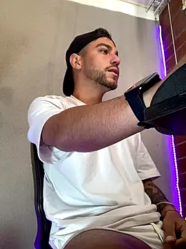 Leandro valenzuela online show from October 22, 2025, 2:06 pm