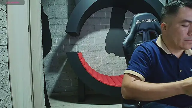 Jhonatan Morales S online show from November 10, 2025, 11:48 pm