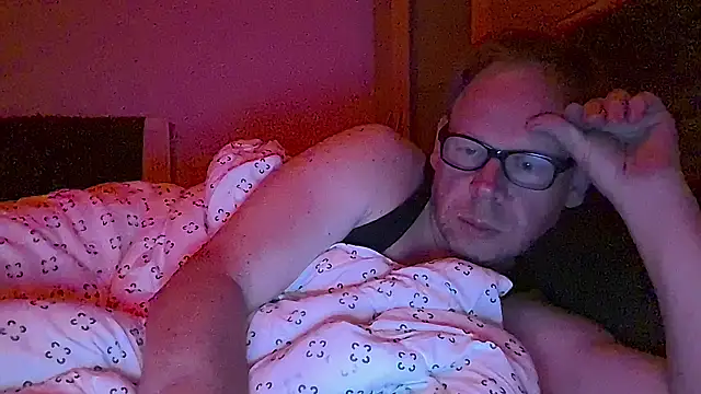 Snapshot of kinkyslet8 chatting on September 29, 2025, 9:19 pm kinkyslet8 online show from September 29, 2025, 9:19 pm