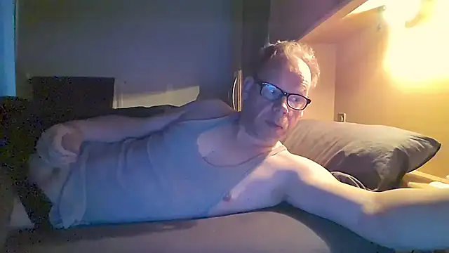 kinkyslet8 online show from April 20, 2026, 6:05 am