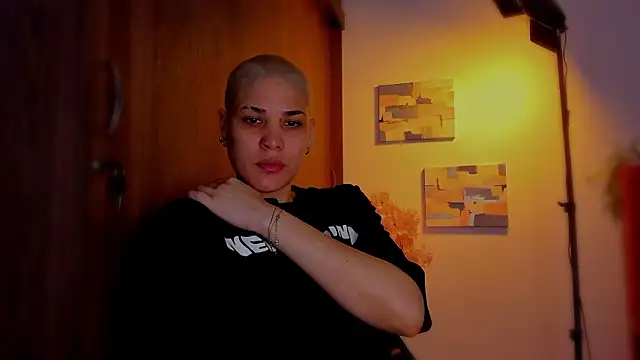 Charlee pink online show from March 12, 2026, 5:52 pm