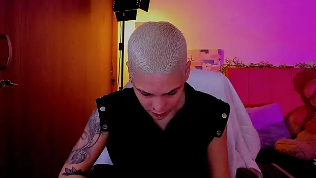 Charlee pink online show from April 8, 2026, 5:57 pm