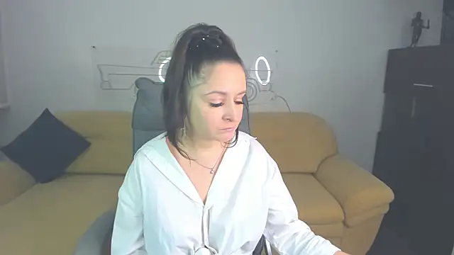 AngellLika online show from January 16, 2026, 1:26 pm