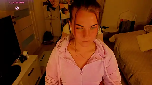 masha19981 online show from October 13, 2025, 6:52 pm