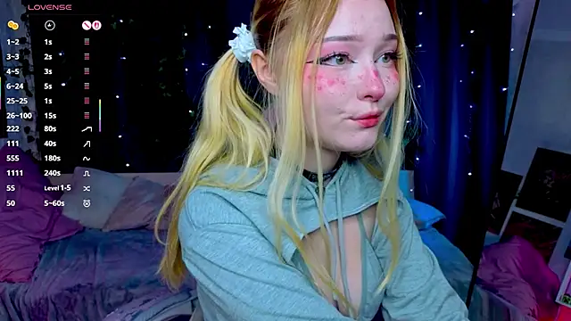 Snapshot of ElswythCovil chatting on October 5, 2025, 4:11 am ElswythCovil online show from October 5, 2025, 4:11 am