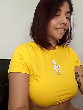 LucyMartelli online show from February 5, 2025, 3:20 pm