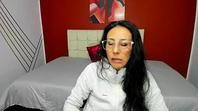 Snapshot of Abrillee1 chatting on December 21, 2024, 7:38 pm Abrillee1 online show from December 21, 2024, 7:38 pm