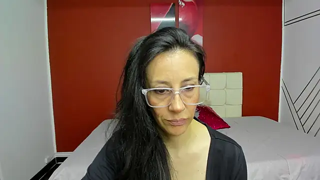 Snapshot of Abrillee1 chatting on March 5, 2025, 10:21 pm Abrillee1 online show from March 5, 2025, 10:21 pm