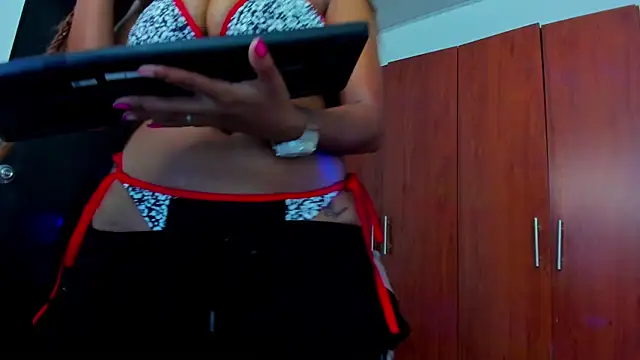 Snapshot of moon_HoneyX chatting on December 22, 2024, 5:10 pm moon HoneyX online show from December 22, 2024, 5:10 pm
