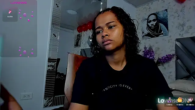 Snapshot of moon_HoneyX chatting on February 17, 2025, 12:16 pm moon HoneyX online show from February 17, 2025, 12:16 pm