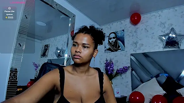 Snapshot of moon_HoneyX chatting on February 19, 2025, 1:06 pm moon HoneyX online show from February 19, 2025, 1:06 pm