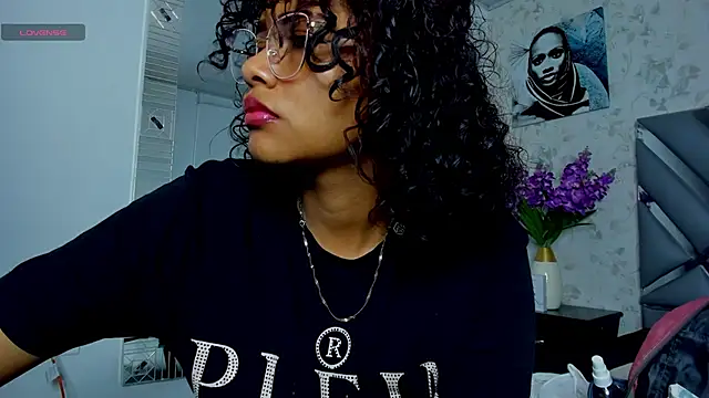 Snapshot of moon_HoneyX chatting on March 3, 2025, 2:04 pm moon HoneyX online show from March 3, 2025, 2:04 pm