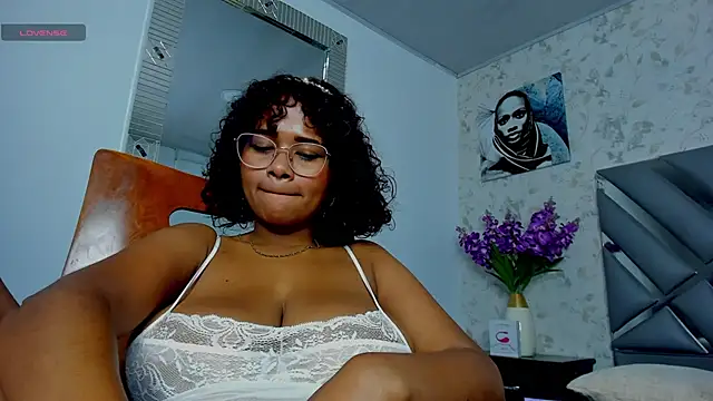 Snapshot of moon_HoneyX chatting on March 3, 2025, 5:07 pm moon HoneyX online show from March 3, 2025, 5:07 pm