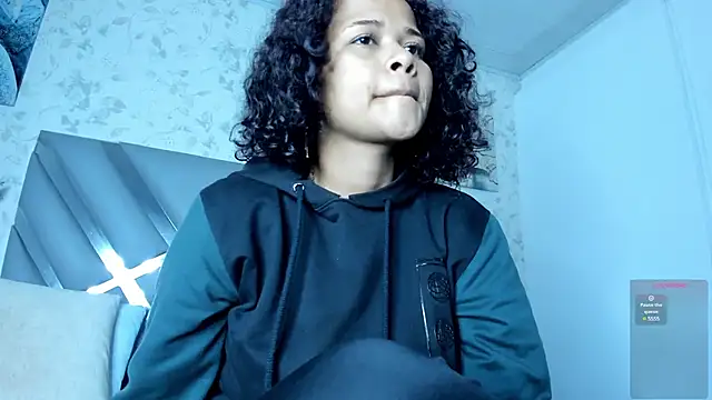Snapshot of moon_HoneyX chatting on March 19, 2025, 12:12 pm moon HoneyX online show from March 19, 2025, 12:12 pm