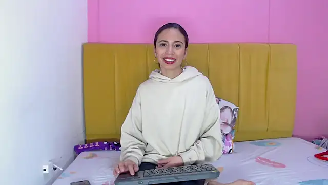 Snapshot of angelinabrookcm101 chatting on December 7, 2024, 5:15 am angelinabrookcm101 online show from December 7, 2024, 5:15 am
