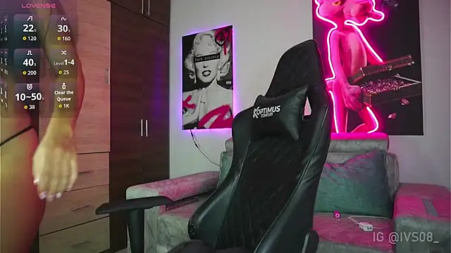 Snapshot of emmagrecco_ chatting on October 14, 2025, 8:20 pm emmagrecco online show from October 14, 2025, 8:20 pm