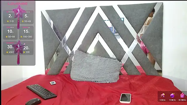 Lunawillis online show from December 18, 2024, 6:57 pm