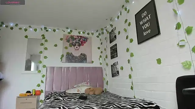 katt  black   online show from October 31, 2025, 8:32 pm