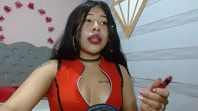 Snapshot of lily_jamesx chatting on September 19, 2025, 2:18 pm lily jamesx online show from September 19, 2025, 2:18 pm