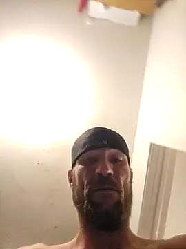 Snapshot of MrandMrsPooks chatting on December 18, 2024, 10:51 am MrandMrsPooks online show from December 18, 2024, 10:51 am