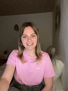 Snapshot of Milla__one chatting on January 21, 2025, 7:28 pm Milla one online show from January 21, 2025, 7:28 pm