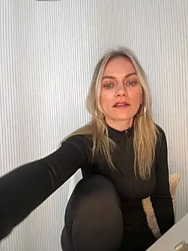 Snapshot of Milla__one chatting on February 4, 2026, 12:33 pm Milla one online show from February 4, 2026, 12:33 pm