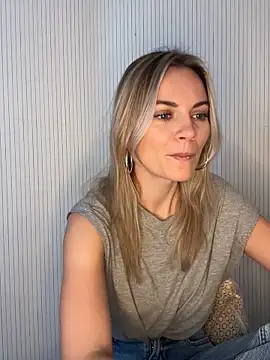 Snapshot of Milla__one chatting on February 6, 2026, 11:35 am Milla one online show from February 6, 2026, 11:35 am