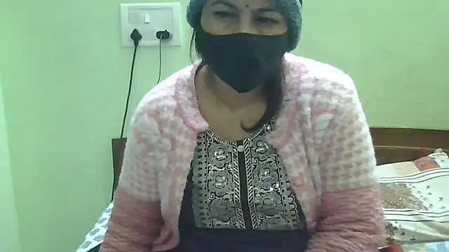 couplesuni online show from December 30, 2024, 9:48 am