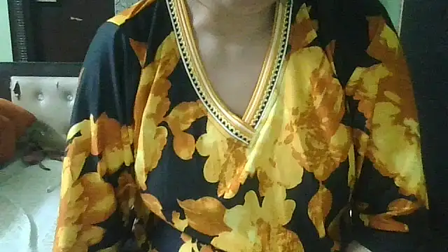 couplesuni online show from October 28, 2025, 3:10 am