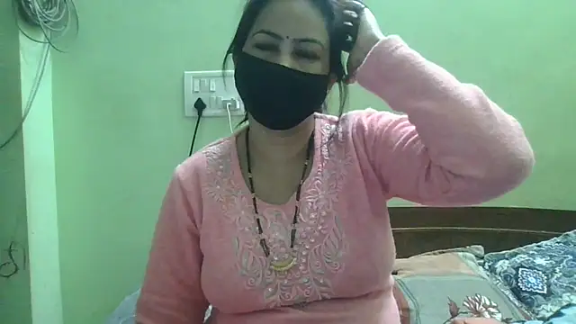 couplesuni online show from February 13, 2026, 3:35 am